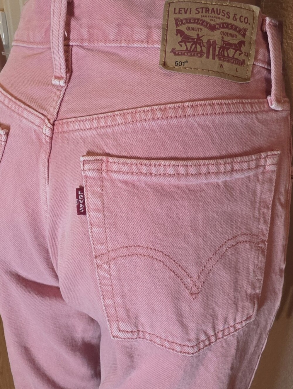 Levi's 501 Cropped Straight Leg Jeans Scraped Pale Mauve Pink 24x30 EUC - Picture 4 of 15